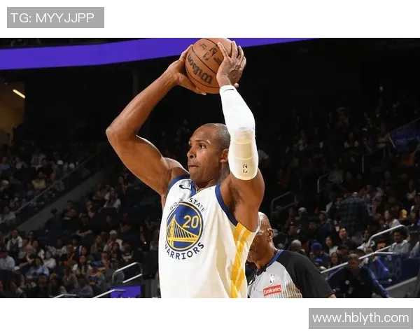 篮球场上的可爱明星们如何用魅力征服球迷的心与场上表现的完美结合